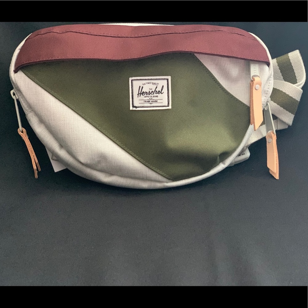 Herschel Nineteen Hip Pack Vapor X Plum Ivy Green